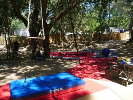 Circus workshop in a Var campsite