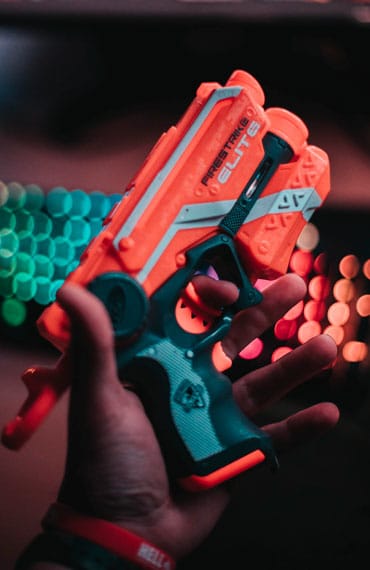 Une bataille de NERF entre copains pour de l’anniversaire de votre enfant