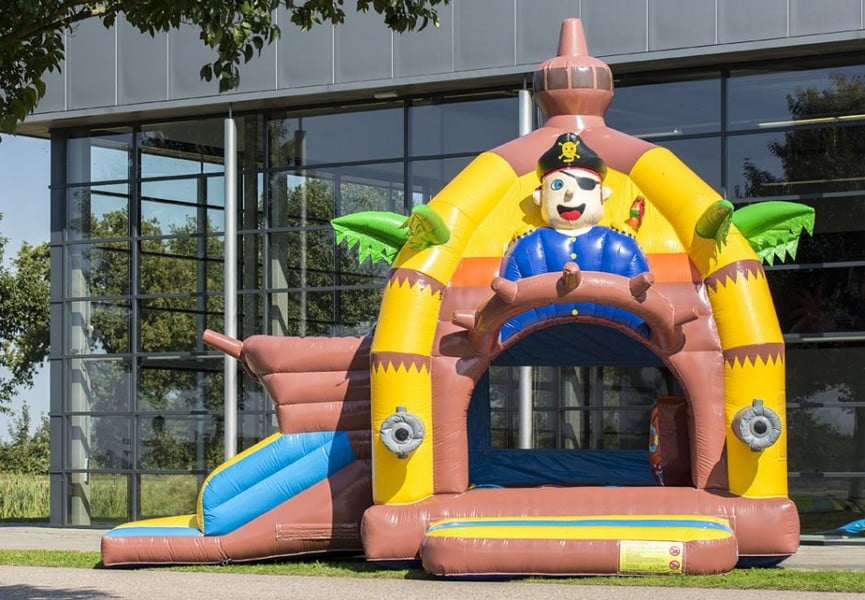 Inflatable Pirate bouncy castle