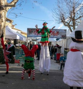 Créer une ambiance magique au marché de noël avec des spectacles pour enfants