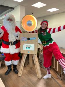 Créer une ambiance magique au marché de noël avec des spectacles pour enfants