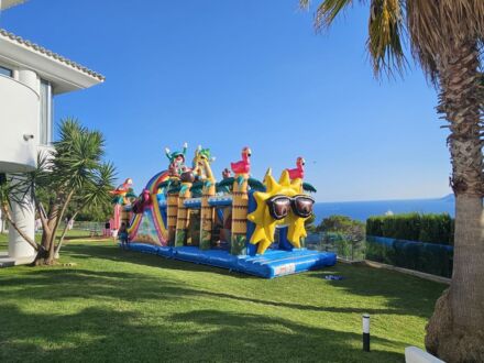 Parcours Gonflable Tropical