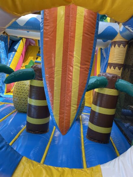 Parcours Gonflable Tropical