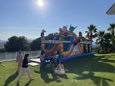 Parcours Gonflable Tropical